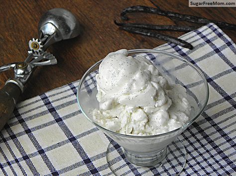 vanillaicecream4 Low Carb Coffee, Low Carb Ice Cream Recipe, Sugar Free Ice Cream, Bean Ice Cream, Low Carb Ice Cream, Single Serve Desserts, Thm Desserts, Sugar Free Low Carb, Keto Ice Cream