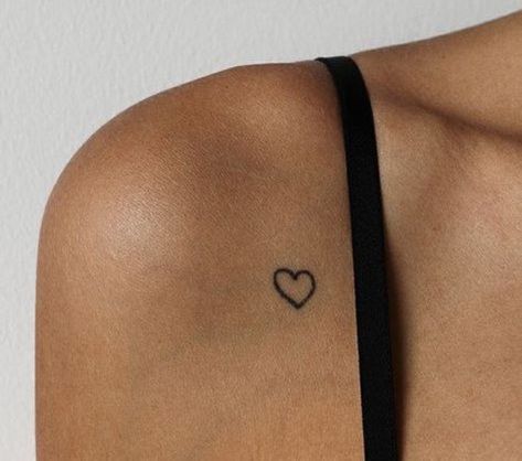 Tattoos Arm Mann, A Heart Tattoo, Tattoo Snake, Tato Henna, Inspiration Tattoos, Cat Tattoos, Geniale Tattoos, Tiny Tattoo, Diy Tattoo