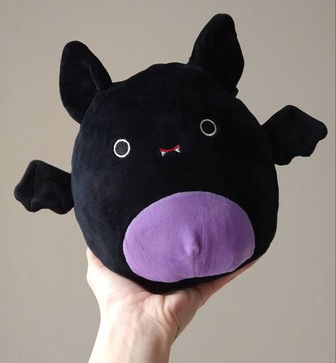 Bat Squishmallow Aesthetic, Gothic Squishmallow, Emo Squishmallows, Goth Squishmallow, Bat Squishmallow, Bat Plushies, Creepy Stuffed Animals, Evie Descendants, Gothic Baby