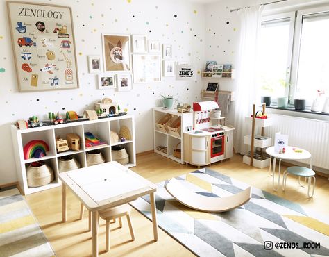 Zeno’s Room Camera Montessori, Play Therapy Room, Colorful Playroom, Living Room Playroom, Baby Playroom, Montessori Playroom, Montessori Room, Toddler Playroom, Kids Playroom Decor