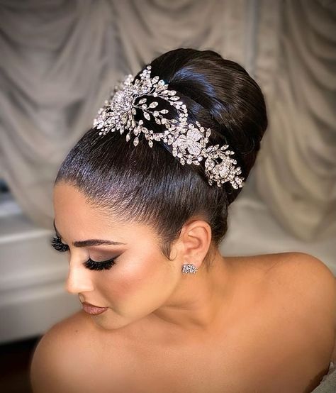 Custom crystal headpiece and earrings by Bridal Styles Boutique, hair and makeup by Amanda Sela Beauty Wedding Tiara Hairstyles, Crystal Wedding Tiaras, Headpiece Accessories, Unique Hair Accessories, Crystal Bridal Tiaras, Bridal Headdress, Tiara Hairstyles, Crystal Headpiece, Hair Jewelry Wedding