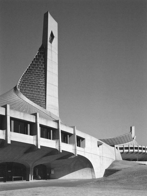 "The walls between art and engineering exist only in our minds" - THEO JANSEN - (Yoyogi National Indoor Stadium in Tokyo designed by Kenzo Tange in 1961-64) Kenzo Tange Architecture Projects, Theo Jansen, Tokyo Architecture, Kenzo Tange, Brutalism Architecture, Brutalist Buildings, Japan Architecture, Concrete Architecture, Japanese Architect