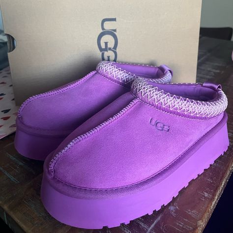 Color Is Purple Ruby But Looks Like A Purpley Pink. Women’s Size 5. Brand New Never Worn Colorful Uggs, Purple Ugg Slippers, Green Uggs, Purple Uggs, Tazz Slipper, Ugg Platform, Purple Slippers, Nike Casual Shoes, Outfit Suggestions