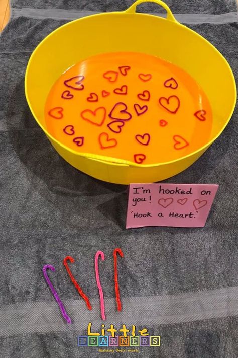 Valentine's Day Themed Activity Preschool Valentines Activities, Valentine Sensory, Preschool Valentine Crafts, February Activity, February Crafts, Valentines Games, Nursery Activities, Valentine's Day Crafts For Kids, Toddler Arts And Crafts