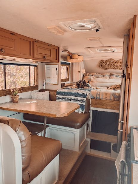 Lance Campers, Garage With Living Quarters, Motorhome Remodel, Horse Trailer Living Quarters, Camper Reno, Trailer Life, Trailer Living, Bus Life, Navy Veteran