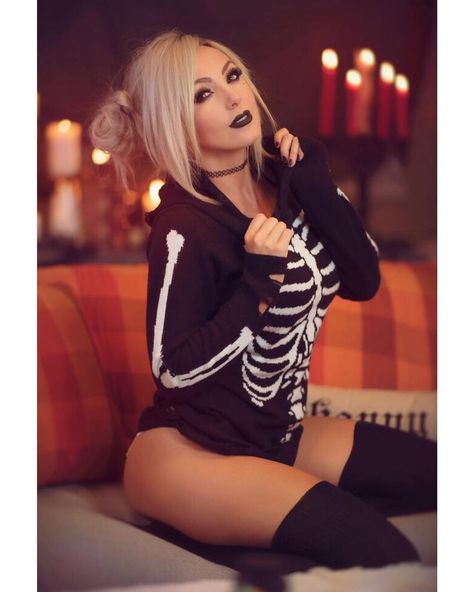 Skeleton Outfit, Jessica Nigri, Alt Girls, Women Figure, Geek Girls, Feeling Good, Dark Beauty, Dia De Muertos, Gothic Fashion