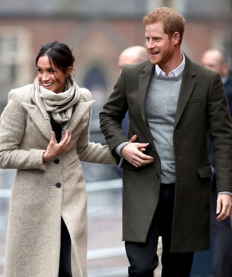 Prince Harry Fashion Style - Prince Harry's Favorite Clothing Brands Meghan Markle Style Casual, Meghan Markle Photos, Prins Harry, Princess Meghan, Prince Harry And Megan, Meghan Markle Prince Harry, Prinz Harry, Prince Harry And Meghan Markle, Harry And Meghan Markle