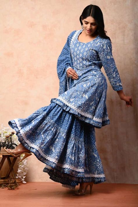 Sarara Dress Design, Sharara Designs Simple, Peplum Kurti, Long Skirt Top Designs, Gharara Designs, Sharara Designs, Simple Kurta Designs, Indian Dresses Traditional