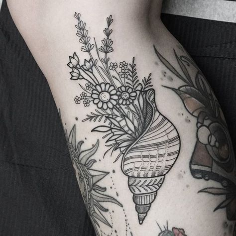 Ocean Sleeve Tattoos, Beachy Tattoos, Left Arm Tattoos, Earthy Tattoos, Sisters Tattoo, Seashell Tattoos, Simple Arm Tattoos, Shell Tattoos, Tattoos For Women Flowers