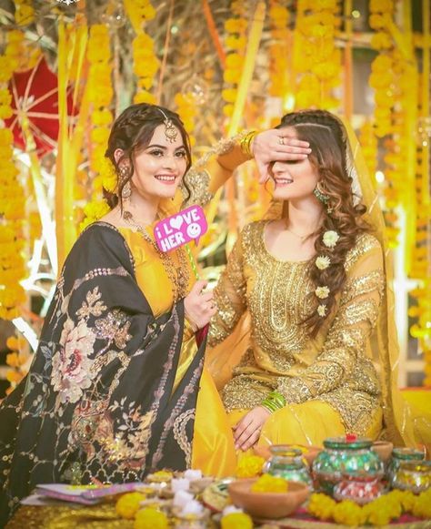 Styled in Pakistan on Instagram: “Throwback to @aimankhan.official ‘s very festive Mayun🌼 Bridal: @erumkhancouture Photography: @mahasphotographyofficial” Dress For Bride Sister, Mehndi Dress For Bride, Weading Dress, Sisters Love, Bridesmaid Photoshoot, Sisters Photoshoot Poses, Bride Photos Poses, Bridal Photography Poses, Sisters Photoshoot