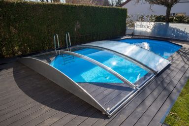 FlexiRoof Premium Plus Winter - FlexiRoof Poolabdeckung Swimming Pool Enclosures, Indoor Pool Design, Pool Enclosures, Natural Pool, Pool Cover, Pool Designs, Indoor Pool, Swimming Pool, Outdoor Gear