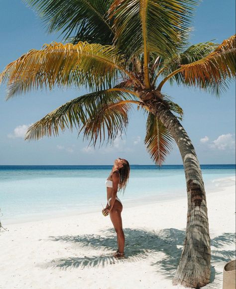 Punta Cana Pictures, Bahamas Pictures, Punta Cana Travel, Beach Vacation Pictures, Beach Photo Inspiration, Fashion Outfits Dresses, Summer Picture Poses, Beach Pictures Poses, Outfits Dresses