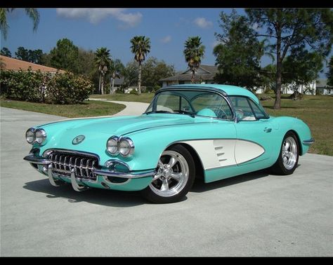 1958 Corvette this is the teal I want to paint. ..hehe 1958 Corvette, Mobil Mustang, Vintage Cars 1950s, Classic Corvette, Auto Retro, Sweet Cars, Corvette Stingray, Chevy Corvette, Old Car