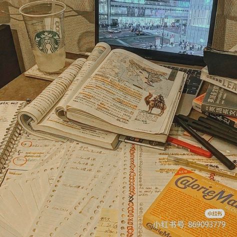 Chill Study Aesthetic, Study Aesthetic Laptop, Romanticing School, Study Setup, Romanticising School, Study Vlog, Studera Motivation, Pancake Breakfast, Skirts Summer