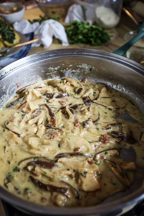 Vegan Marsala cream Sauce with Shiitake Mushrooms Vegan Marsala, Marsala Cream Sauce, Shiitake Mushrooms Recipes, Mushroom Food, Marsala Mushrooms, Vegan Macarons, Marsala Sauce, Mushroom Cream Sauces, Diy Food Gifts