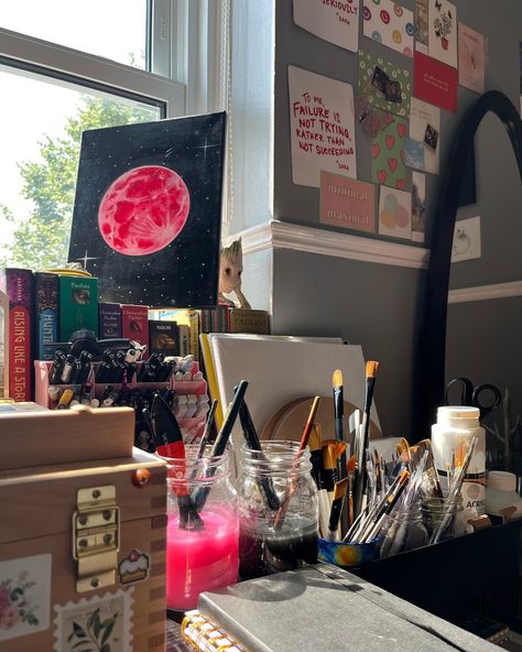 My art desk lately. ❤️🎀🌻✨ • • • [art desk, art desk setup, Vincent Van Gogh, the starry night, acrylic painter, pink moon] • • #VincentvanGogh #AcrylicArtwork #AcrylicPainter #vanGoghInspired #PinkMoonPainting #PinkFullMoon #FullMoonPainting #ArtWithTash #ArtDesk Art Desk Setup, Art Setup, Loft Houses, Van Gogh The Starry Night, Creative Vibes, Gogh The Starry Night, Apartment Loft, Desk Art, Art Night