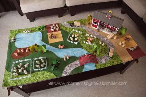 Would love to make something like this for the girls- maybe one with roads and different habitats... Play Farm, Toy Farm, Birthday Party Girl, Felt Play Mat, Farm Theme Birthday, Play Table, Theme Birthday Party, Small World Play, Farm Party