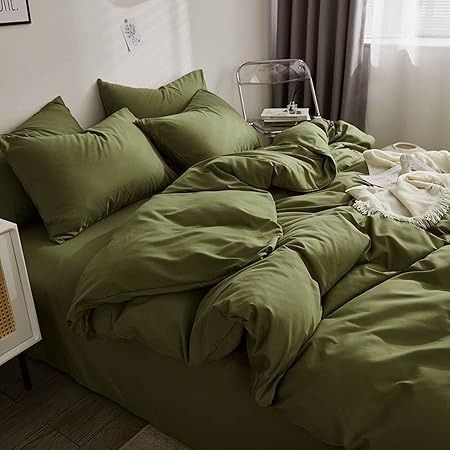 Amazon.com: Nanko Full Comforter Set Dark Green, Olive Green Soft Reversible All Season Down Alternative Quilted Duvet Insert, Microfiber Filling, Luxury Quality Bedding Sets in a Bag 3PCs 80x90, Hunter Green : Home & Kitchen Green Comforter Sets, Full Comforter Sets, Green Comforter, Green Duvet, Green Duvet Covers, Cute Bedding, King Comforter Sets, Quilted Duvet, Green Soft