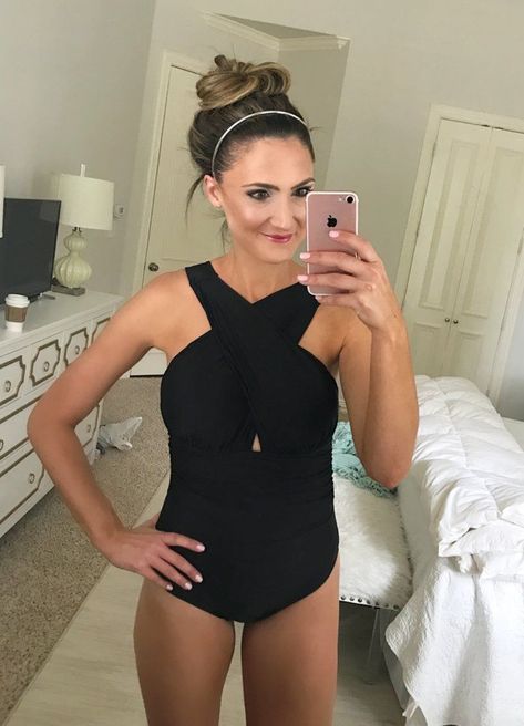 This fashion blogger (who's also a mom) found and reviewed 4 no-fail swimsuits for moms. They are affordable, cute and flattering to boot! Best Swimsuits For Moms, Swimsuits For Moms, Mom Swimsuit, 2018 Style, Bandeau Swimsuit, Best Swimsuits, Fashion Fail, Coral Dress, Nyc Fashion