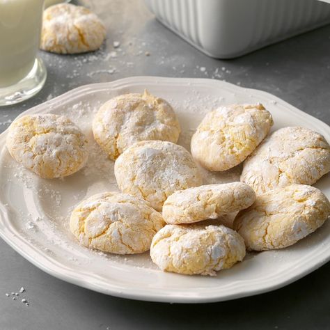 Lemon Snowflake Cookies, Lemon Kringle Cookies, Lemon Snowflakes, Snowflake Recipes, Lemon Cake Cookies, Potluck Desserts, Best Christmas Recipes, Lemon Cake Mixes, Snowflake Cookies