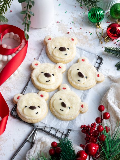 These adorable polar bear cookies are incredibly soft and chewy and are topped with the most delicious homemade buttercream frosting. Cookie Baking Party Christmas, Funny Christmas Food, Polar Bear Christmas Cookies, Polar Bear Desserts, Christmas Cookies For Decorating, Cookie Tin Recipes, Christmas Baked Treats, Polar Bear Sugar Cookies, Christmas Baking Day Ideas