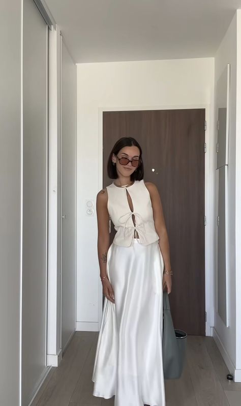 White Tops Outfit, Summer Dress Trends, Parisian Outfit, Grad Outfits, Fancy Fits, Causual Outfits, Neutral Outfit, Summer Fashion Outfits, Womens Casual Outfits