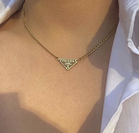 #fashion #style #aesthetic #outfits #instagram #jewelry #prada #necklace Prada Necklace, Fashion Style Aesthetic, Mode Hipster, Instagram Jewelry, Expensive Jewelry Luxury, Luxe Jewelry, Dope Jewelry, Girly Accessories, Jewelry Fashion Trends