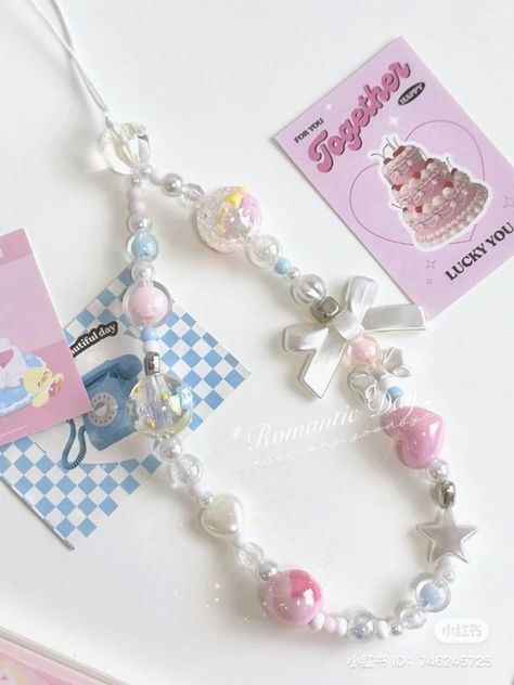 Aesthetic Phone Strap, Phonestrap Ideas, Manik Manik Aesthetic, Phone Strap Ideas, Gantungan Hp Manik-manik, Phone Strap Aesthetic, Phone Charms Aesthetic, Phone Strap Beads, Diy Beaded Rings