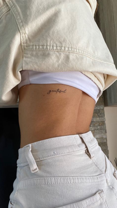 Tattoo Ideas Tiny, Vintage Aesthetic Tattoos, Mini Tattoo Ideas, Tattoo With Meaning, Tato Maori, Cute Tattoo Ideas, Small Rib Tattoos, Wörter Tattoos, Rib Tattoos For Women