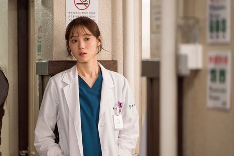 Doctor Crush, Dr. Romantic 2, Romantic Doctor Teacher Kim, Dr. Romantic, Romantic Series, Parenting Photos, Medical Photography, Worlds Apart, Hyo Joo