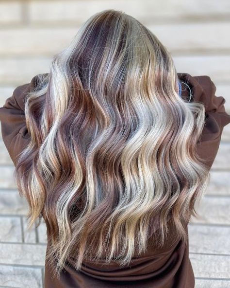 Heavy Chunky Blonde Highlights, Contrasting Highlights, Heavy Highlights, Chocolate Blonde, Chunky Blonde Highlights, White Blonde Highlights, Types Of Hair Color, Highlights Ideas, Chunky Highlights