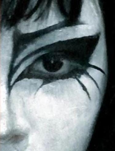 Male Trad Goth Makeup, Mens Goth Makeup, Gothic Makeup Men, Trad Goth Makeup Men, Goth Liner, Trad Goth Eye Makeup, Goth Makeup Men, Male Goth Makeup, Masculine Goth Makeup