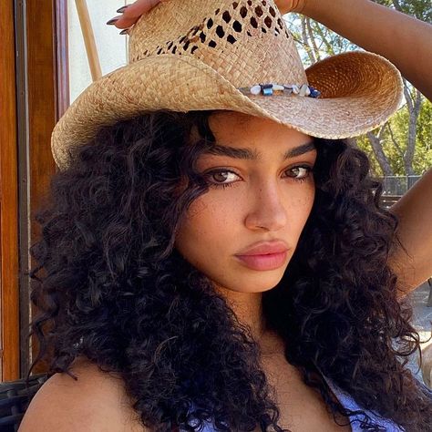 Raven Lyn Corneil, Capoeira Girl, Curly Hair 2c, Raven Lyn, Biracial Women, Long Natural Curly Hair, 2000s Outfit, Cowboy Girl, Beautiful Curly Hair