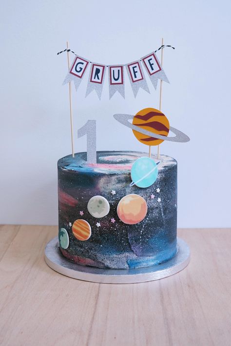 Space Galaxy Cake   #spacecake #galaxycake #spacethemeparty #caketoppers #spaceparty #1stbirthdaycake #firstbirthday Galaxy Cake, Astronaut Birthday, Space Theme Party, Space Galaxy, Space Birthday, Space Party, Bday Girl, 1st Birthday Cake, Cake Images