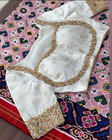 White Blouse Designs, Latest Bridal Blouse Designs, Blouse Designs Catalogue, New Saree Blouse Designs, Traditional Blouse Designs, Latest Model Blouse Designs, Fashionable Saree Blouse Designs, Cutwork Blouse Designs, Blouse Design Images