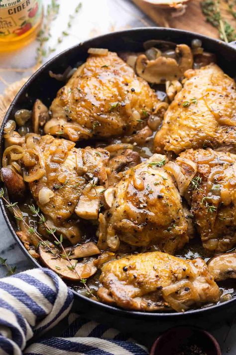 Cider Braised Chicken, Paleo Low Fodmap, Chicken With Mushrooms, Juicy Chicken Thighs, Braised Chicken Thighs, Gluten Free Vegan Recipes, Braised Chicken, Good Foods, Mushroom Chicken