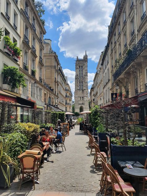 Discover more things to do and see near Châtelet in Paris in our neighborhood guide » Belleville Paris, Nicolas Flamel, Paris Neighborhoods, Paris Streets, Plan Paris, Paris Dream, Paris Travel Tips, Paris Guide, City Planning