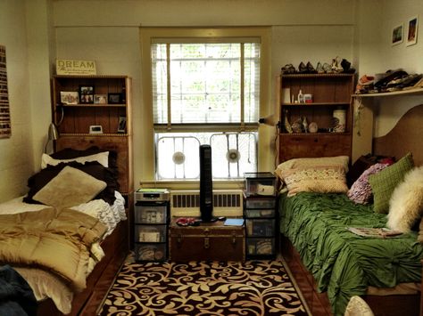 Dorm Room Realistic, British Dorm Room, Spacious Dorm Room, Dark Academia Boarding School Dorm Room Aesthetic, Private School Dorm Room, Victorian Dorm Room, Fantasy Dorm Room, Academia Dorm Room, Dark Dorm Room