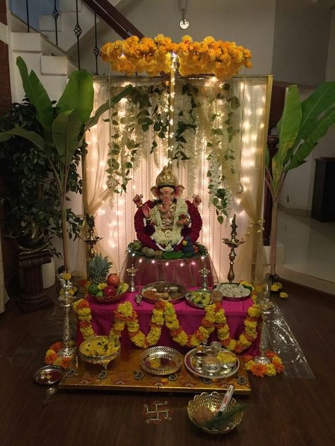 Ganpati Pandal Decoration At Home, Vinayaka Chaviti Decor, Ganpati House Decoration, Aesthetic Ganesh Chaturthi Decoration, Vinayakachavithi Decoration, Aesthetic Ganpati Decoration At Home, Temple Decoration Ideas With Flowers, Ganesh Chathurthi Decor At Home, Vinayaka Chaturthi Decoration