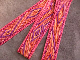 Ombre Kente, Inkle Patterns, Weaving Scarfs, Loom Love, Band Weaving, Finger Weaving, Mochila Crochet, Basket Weaving Diy, Inkle Weaving