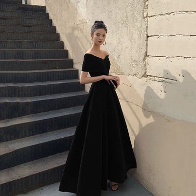 Simple Prom Dress Long Sleeve, Black Classy Dress Prom, Dark Gown Dress, Off Shoulder Long Dress Formal, Classy Prom Dresses With Sleeves, Black Formal Gown With Sleeves, Velvet Black Dress Long, Pretty Black Dresses Classy, Dress For Revenge