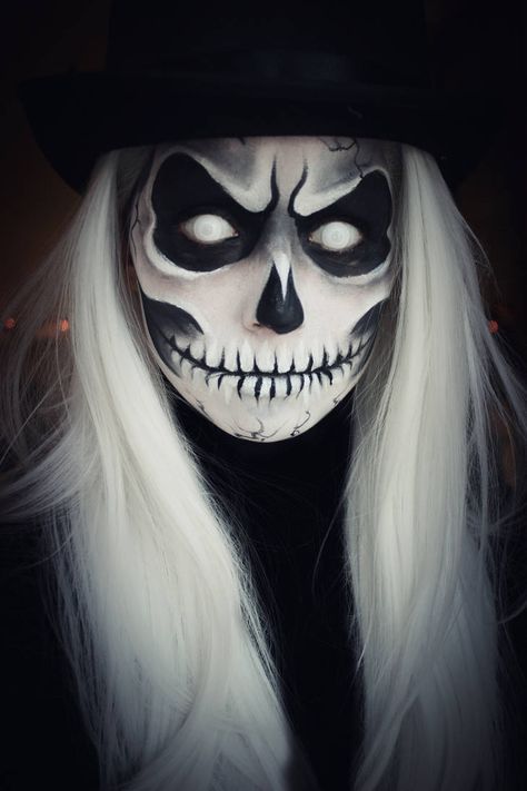 Scary Skeleton Face Paint, Skeleton Makeup Scary, Scary Skull Makeup, Scary Skeleton Makeup, Scary Skeleton Costume, Skull Make Up, Halloween Skeleton Makeup, Spooky Scary Skeleton, Vintage Halloween Costumes