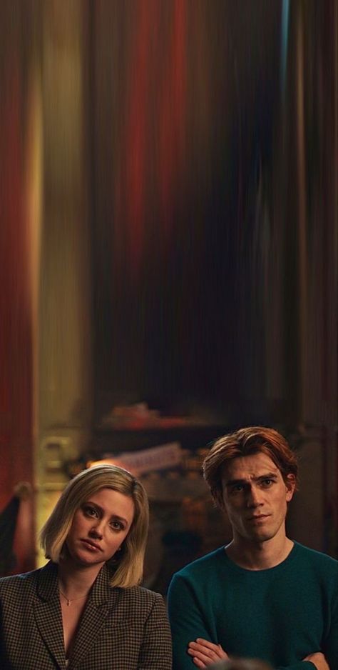 Barchie Riverdale, Riverdale Archie And Betty, Riverdale Wallpaper, Riverdale Betty, Archie And Betty, Riverdale Aesthetic, Cw Dc, Betty Cooper, Cute Wallpaper For Phone