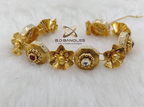 B.D. BANGLES Zaveri Bazaar on Instagram: “Exclusive gajra bangles. Sole manufacturer of bangles. Contact on whatsapp 8080303002. #Goldbangles #jewelrydesigner #templejewellery…” Gold Gajra Bangles Antique, Gold Gajra Bangles, Gajra Bangles, Loose Bracelet, Antique Gold Bracelet, Jadau Jewellery, New Gold Jewellery Designs, Gold Jewellry, Fancy Jewelry Necklace