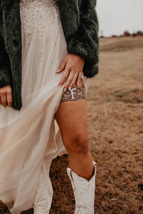 Tooled Leather Wedding, Leather Wedding Garter, 2022 Wedding Dresses, Country Wedding Pictures, Western Weddings, Country Western Wedding, Western Style Wedding, Western Themed Wedding, Stile Boho Chic