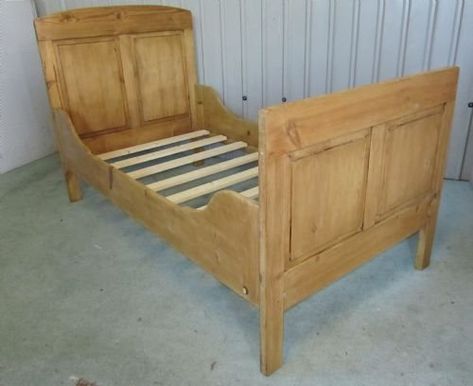 FRENCH PINE SINGLE SLEIGH BED LIT BATEAU Sleigh Bed, Antique Beds, Sleigh Beds, Bed Lights, Antiques For Sale, Antique Photos, Single Bed, Limited Editions, Toddler Bed