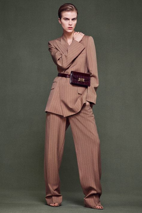 Victoria Beckham Resort 2025 Collection | Vogue Mens Accessories Fashion, Marchesa, Suit Fashion, Elie Saab, Model Agency, Victoria Beckham, Get Dressed, Women Collection, Tom Ford