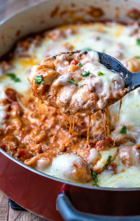 Black spoon with a scoop of skillet lasagna Skillet Lasagna With Cottage Cheese, Hamburger Recipes For Dinner, New Dinner Recipes, Lasagna With Cottage Cheese, Skillet Lasagna Recipe, Quick Delicious Dinner, Skillet Lasagna, New Dinner, New Recipes For Dinner