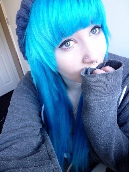 Hair Color Crazy Aquamarine Hair, Bright Blue Hair, Hair Color Crazy, Coloured Hair, Emo Hair, Scene Girls, Scene Fashion, Color Your Hair, Scene Hair