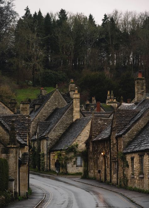 Countryside Wallpaper, Cotswolds England, Castle Combe, Small Town Life, Visiting England, Countryside House, Uk London, Village Life, London Life